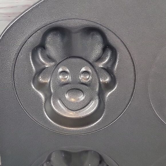 Wilton holiday themed cookie Halloween and Christmas pan Set of 2 - Picture 5 of 8